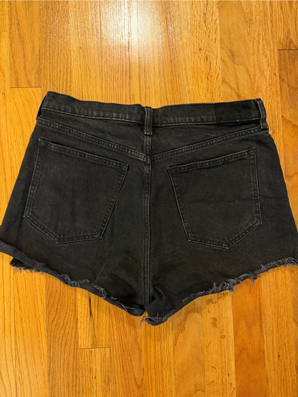 Abercrombie & Fitch High-Rise Mom Short - Picture 3 of 3
